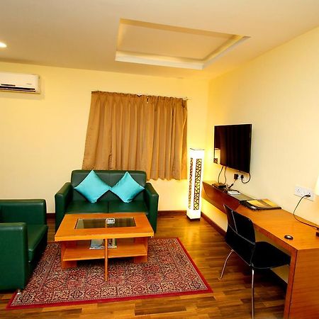 Hotel Crestwood Kolkata Luaran gambar
