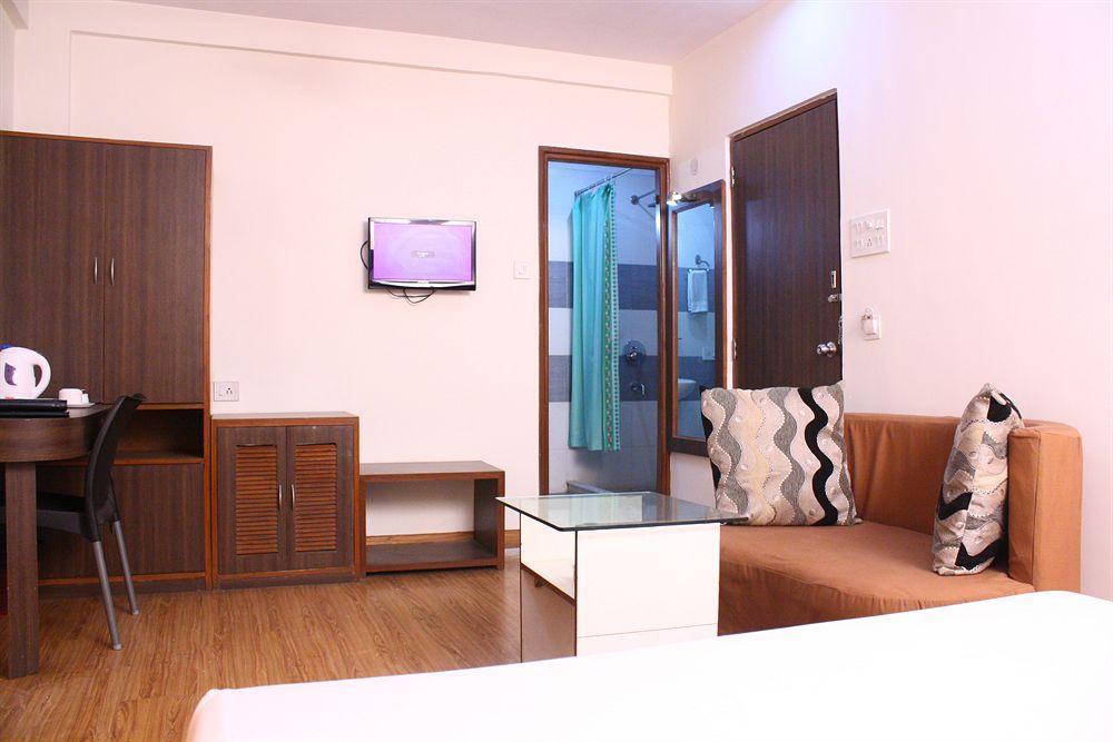 Hotel Crestwood Kolkata Luaran gambar