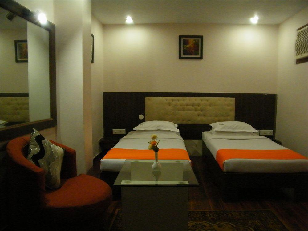 Hotel Crestwood Kolkata Luaran gambar