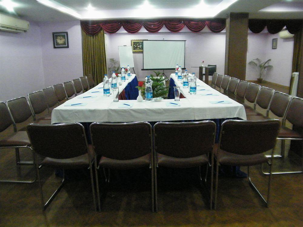 Hotel Crestwood Kolkata Luaran gambar